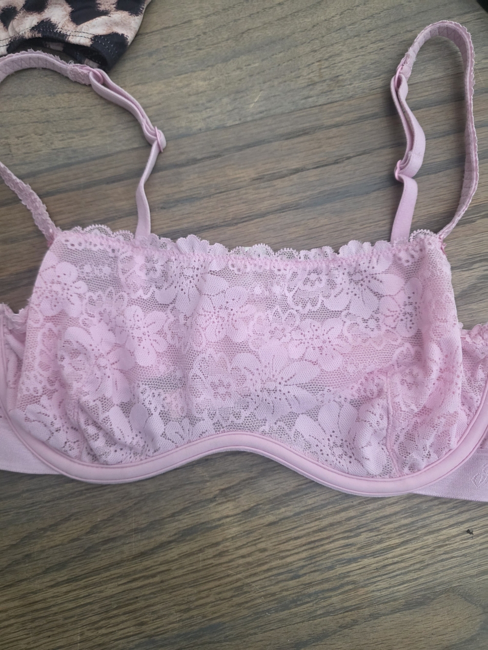 PINK Victoria's Secret Light Pink Lace Bralette Worn Once Sz Small